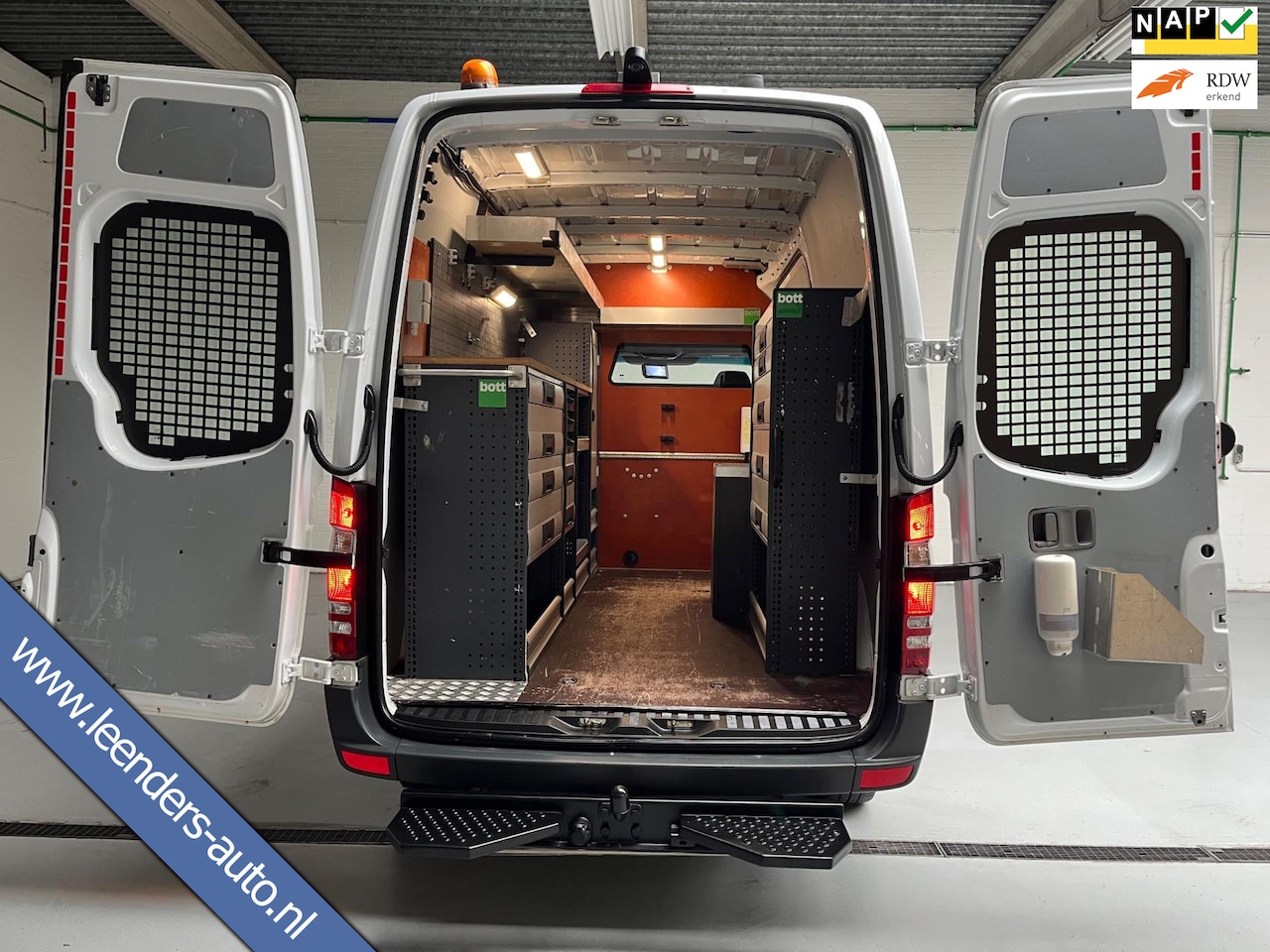 Mercedes-Benz Sprinter - Automaat Servicewagen 414 2.2 CDI 140pk euro6 366 HD BOTT Inrichting Victron V230 Standkac - AutoWereld.nl