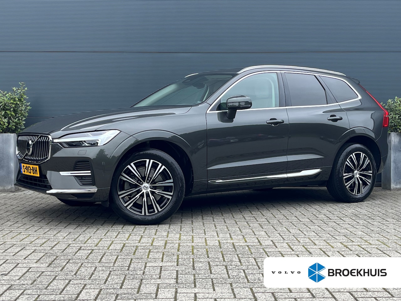 Volvo XC60 - 2.0 B4 Inscription | Google | Keyless | Leder | Camera | - AutoWereld.nl