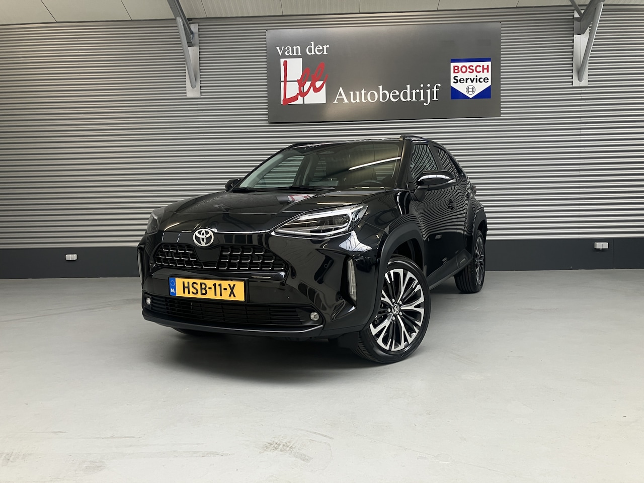 Toyota Yaris Cross - 1.5 Hybrid 130 EXECUTIEVE/PDC V+A/EL A KLEP/DODE HOEK/LEER/STOF/ENZ - AutoWereld.nl