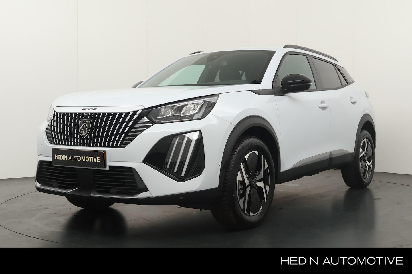 Peugeot 2008 - 1.2 Hybrid 145 Allure Full Map Navigatie | Parkeer Camera | Keyless Entry | Draadloze Tele - AutoWereld.nl