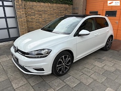 Volkswagen Golf - 1.0 TSI Highline / Panoramadak / Virtual Display