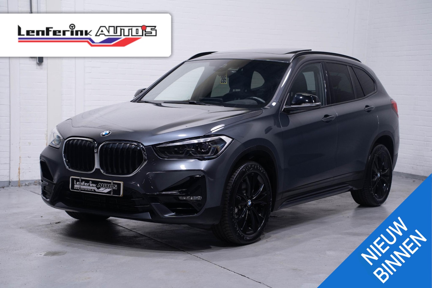 BMW X1 - sDrive20i High Executive full-map navi HUD PDC 18"-inch Led verlichting sportstoelen afnee - AutoWereld.nl