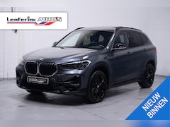 BMW X1 - sDrive20i High Executive full-map navi HUD PDC 18"-inch Led verlichting sportstoelen afnee