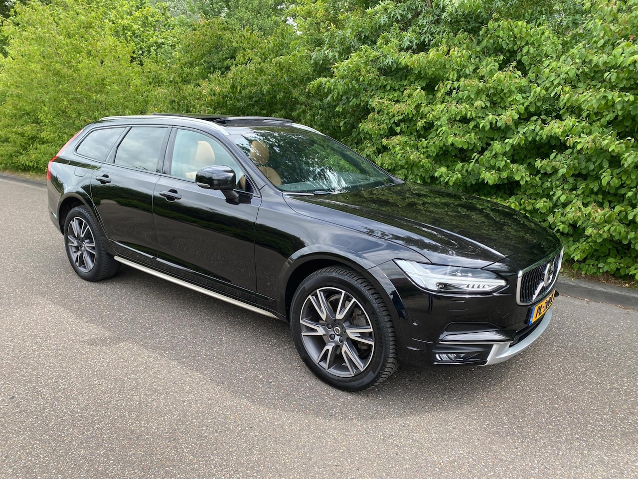 Volvo V90 Cross Country - 2.0 D4 Pro Full Options!! - AutoWereld.nl