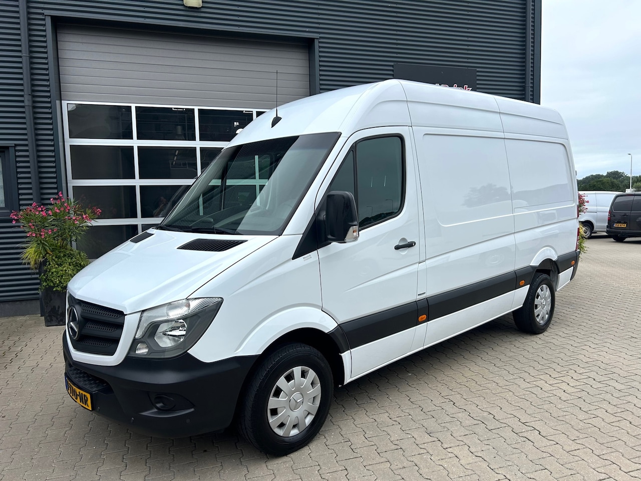 Mercedes-Benz Sprinter - 516 CDI 163 Pk 366 Automaat Euro 6 - AutoWereld.nl