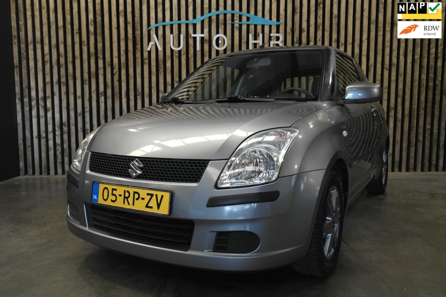 Suzuki Swift - 1.5 GLS automaat airco - AutoWereld.nl