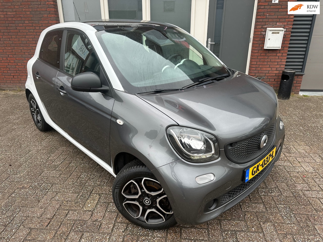 Smart Forfour - 1.0 Essential Edition / Pano / Cruise / NAP / LM - AutoWereld.nl