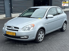 Hyundai Accent - 1.4i Dynamic Joy , Airco