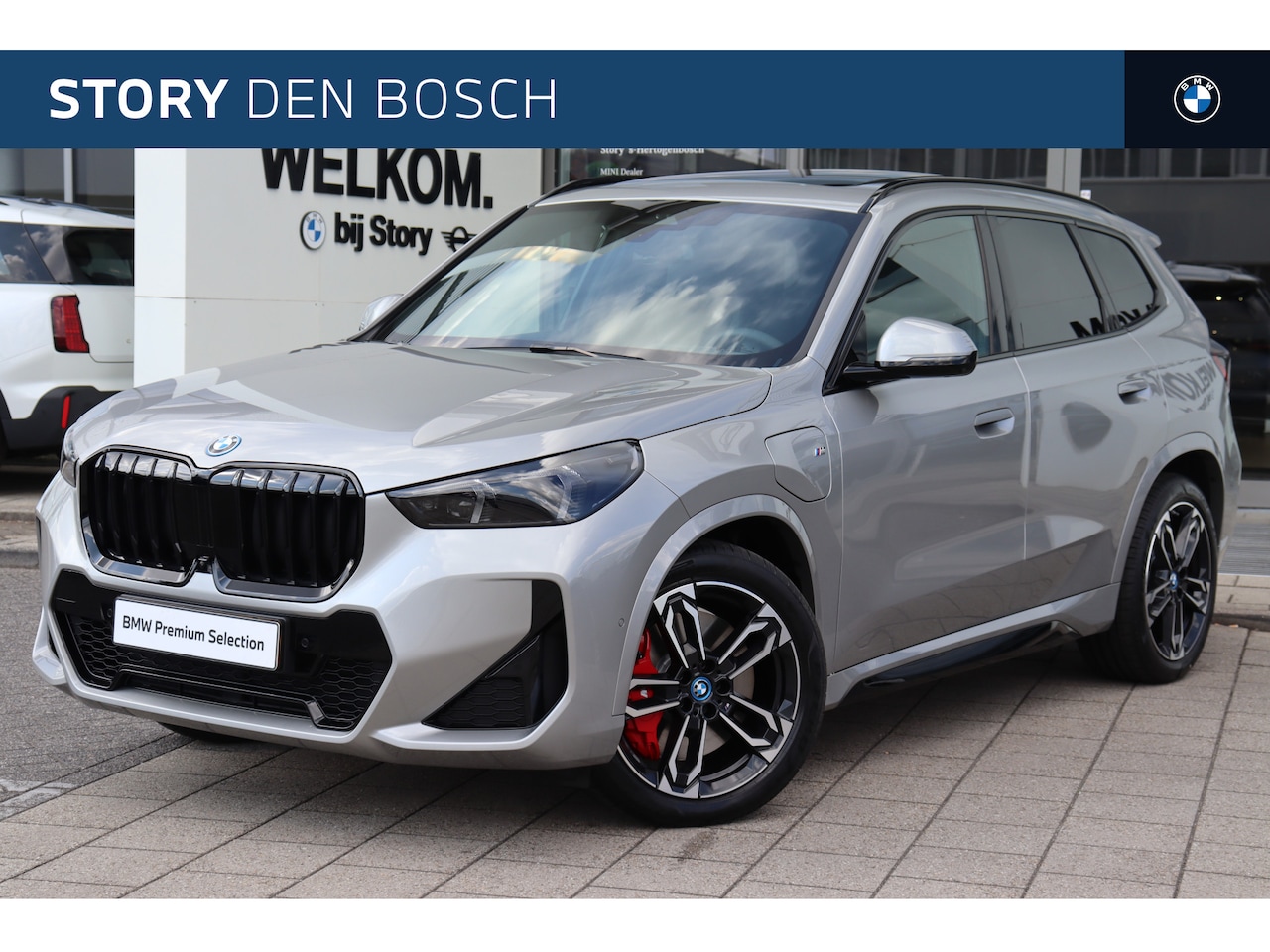 BMW X1 - xDrive30e High Executive M Sport Automaat / Panoramadak / Trekhaak / Sportstoelen / M Adap - AutoWereld.nl