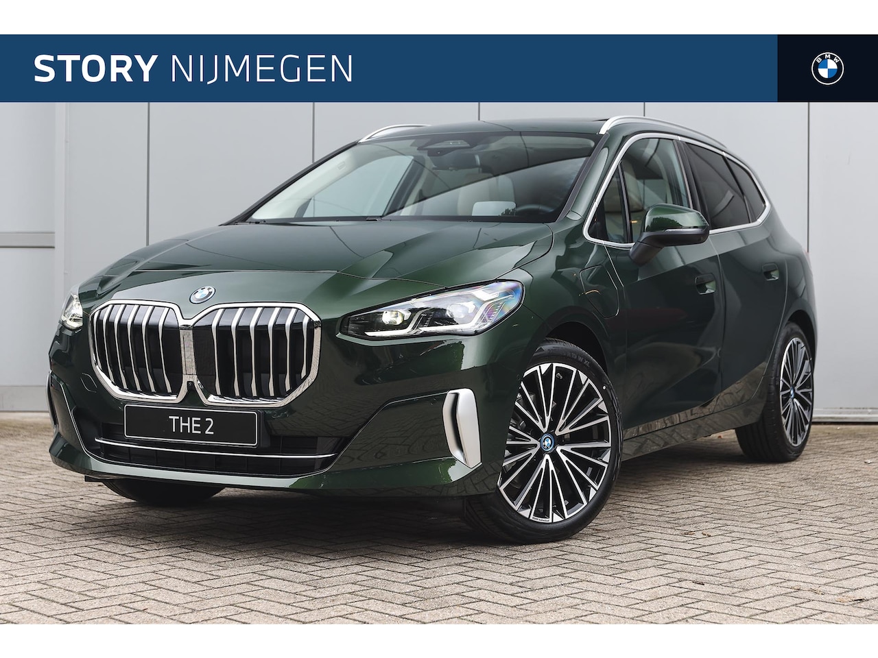 BMW 2-serie Active Tourer - 225e xDrive Luxury Line Automaat / Panoramadak / Trekhaak / Sportstoelen / Adaptieve LED / - AutoWereld.nl