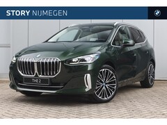 BMW 2-serie Active Tourer - 225e xDrive Luxury Line Automaat / Panoramadak / Trekhaak / Sportstoelen / Adaptieve LED /