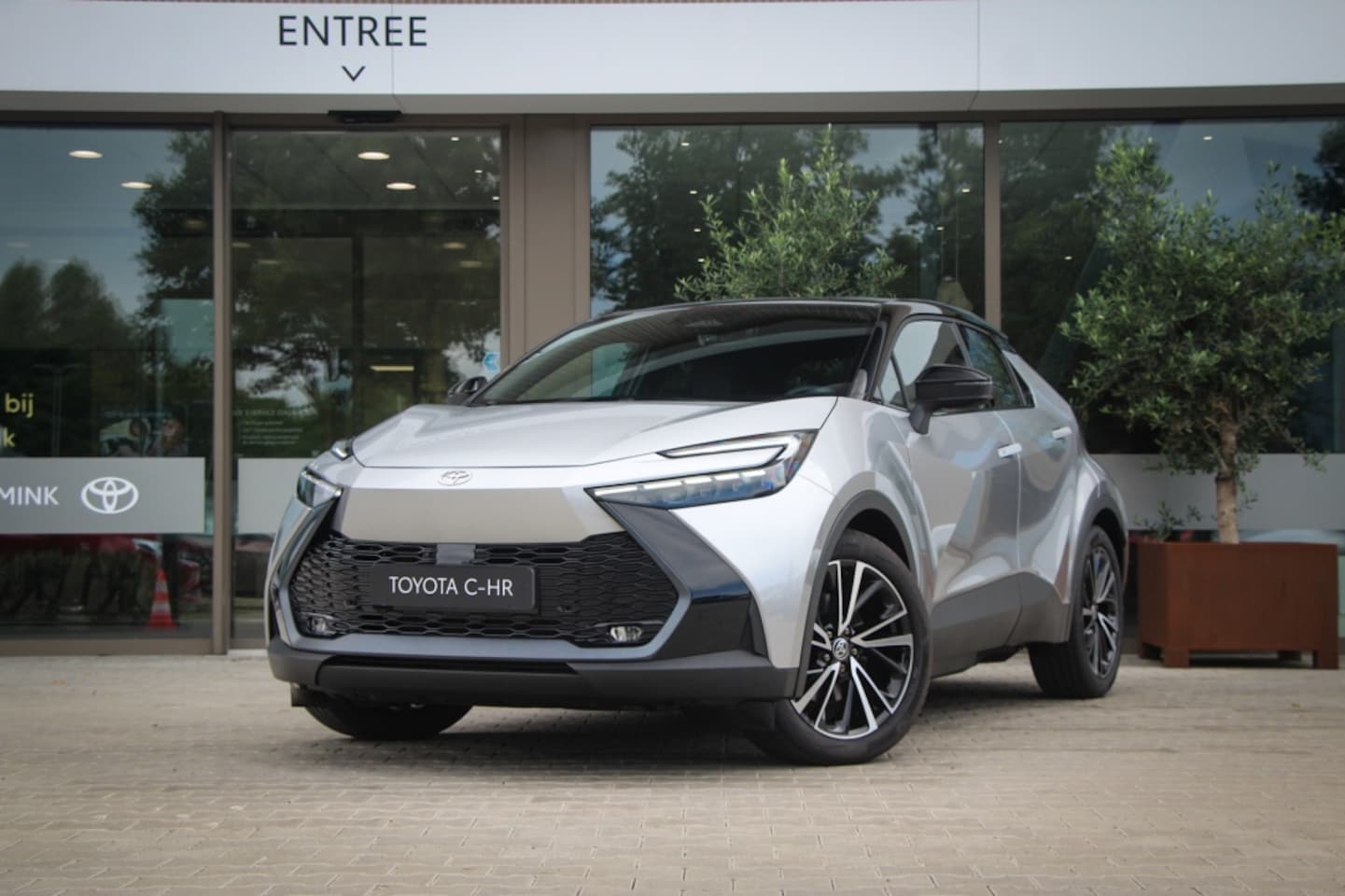 Toyota C-HR - 2.0 PHEV 220 Executive | VOORRAAD - AutoWereld.nl