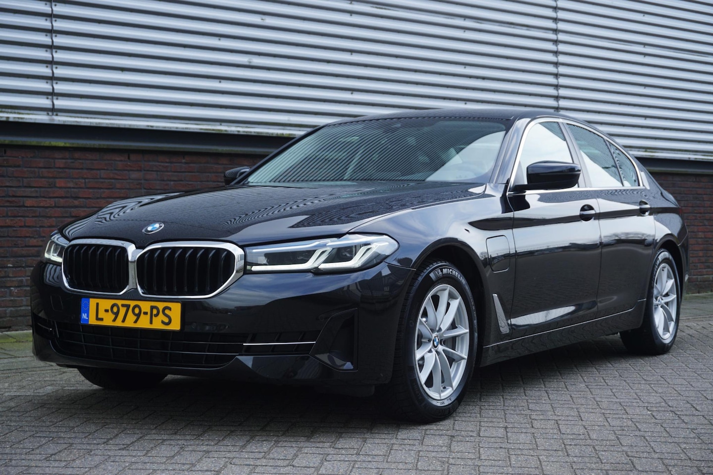 BMW 5-serie - 530e Business Edition Plus/Laser LED/Leer/ Comfortstoelen/Origineel Nederlands. - AutoWereld.nl