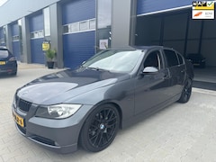 BMW 3-serie - 318i leder carplay trekhaak 18inch m breedset