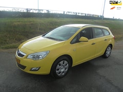 Opel Astra Sports Tourer - astra 1.4 benzine staion airco