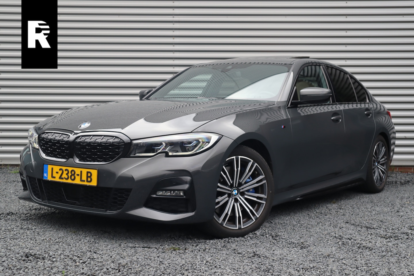 BMW 3-serie - 330i M-Sport Panorama / Harman Kardon / Laser / Leder / M Performance / - AutoWereld.nl
