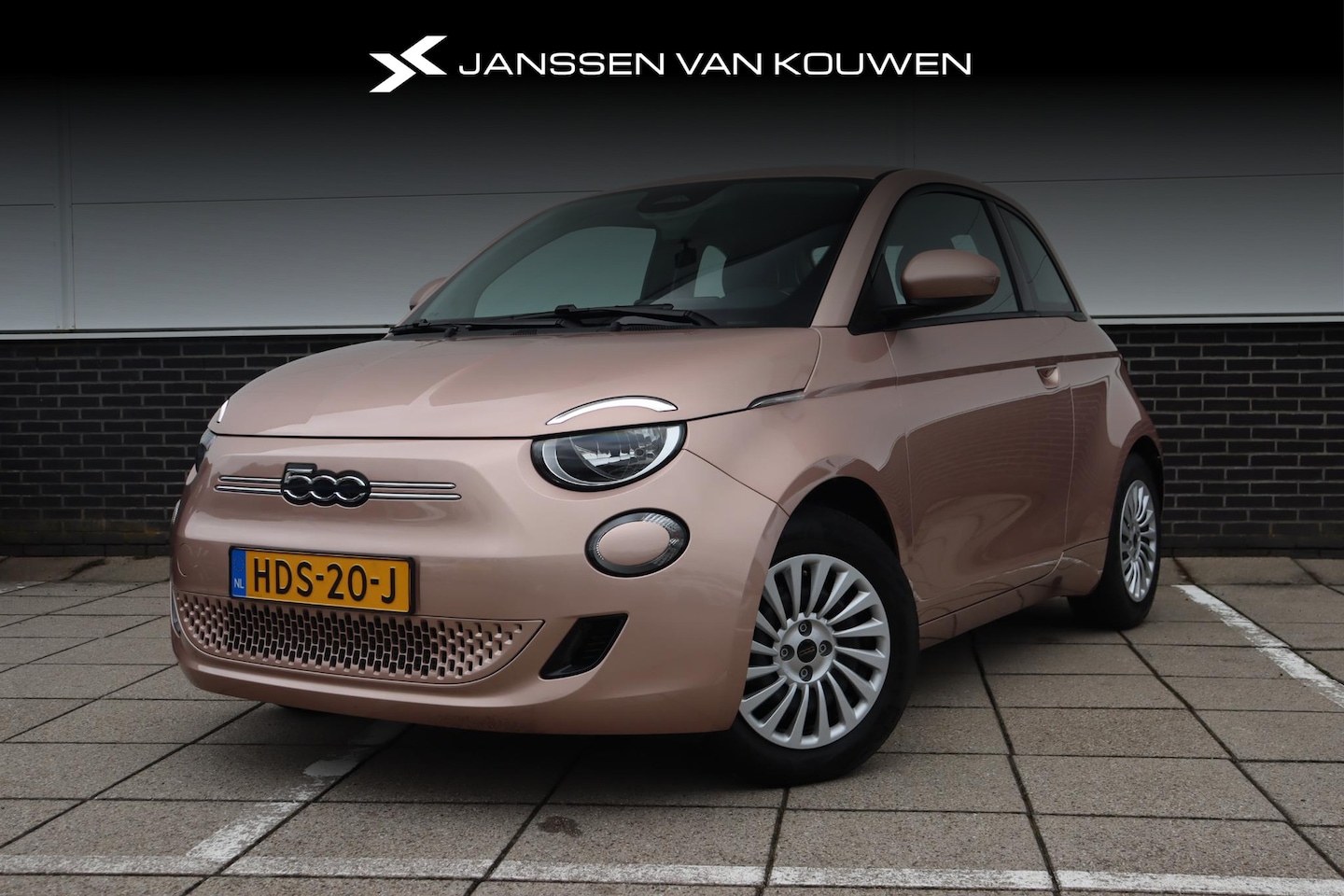 Fiat 500 - Urban 42 kWh * Parkeersensoren * Apple Carplay * - AutoWereld.nl