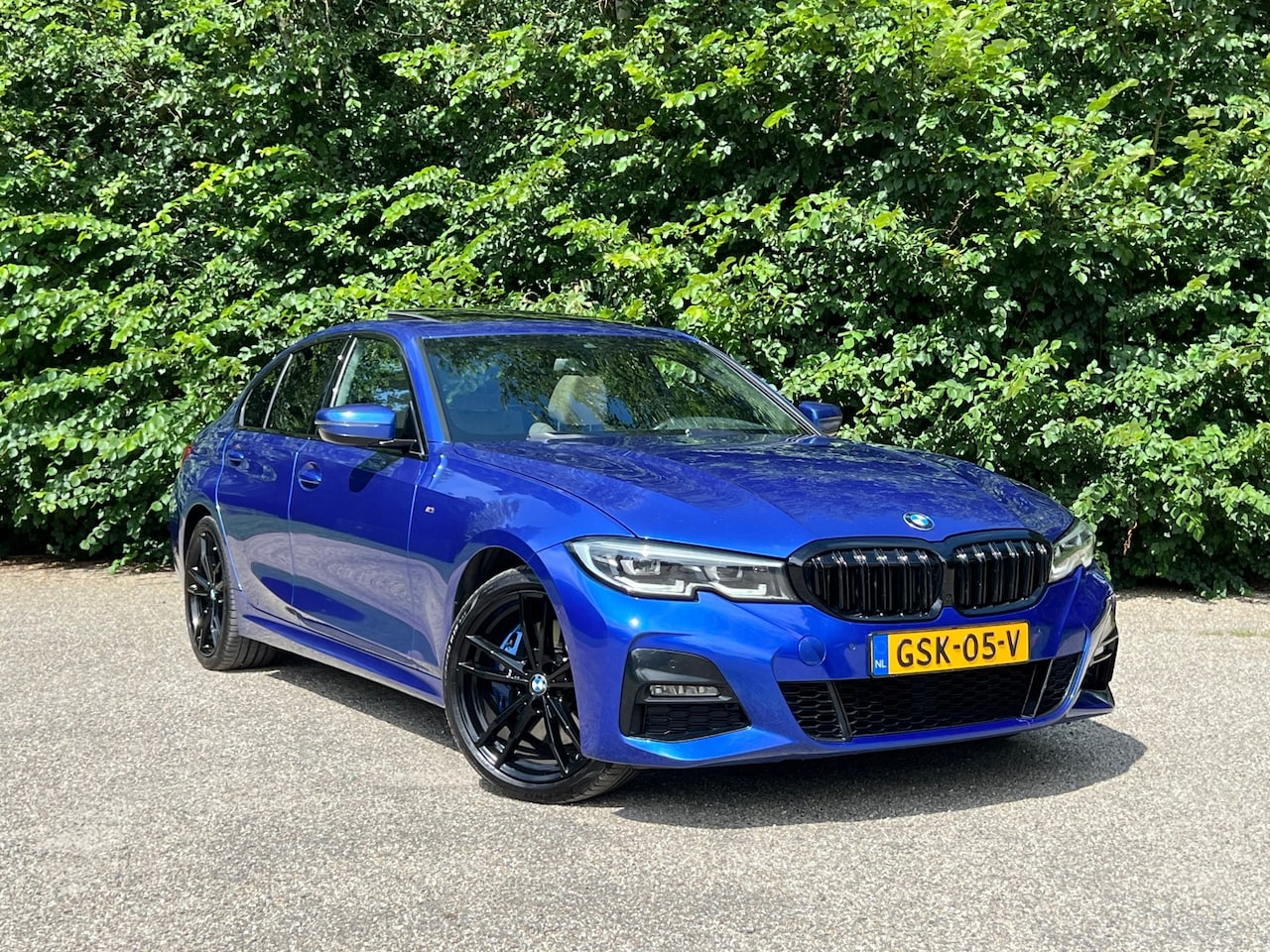 BMW 3-serie - 330e High Executive | M Sport Automaat / Schuif-kanteldak / Sportstoelen / Adaptieve LED / - AutoWereld.nl