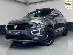 Volkswagen T-Roc - 2.0 TSI 4Motion Sport Pano/Virtual/Carplay/Camera