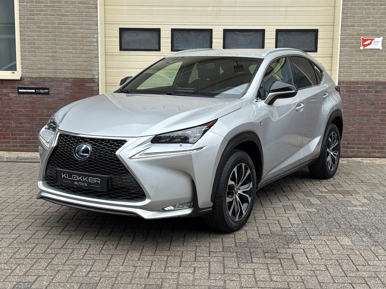 Lexus NX - 300h AWD F Sport Line ACC | Camera | Stoelverw. - AutoWereld.nl