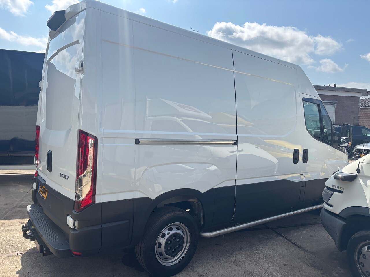 Iveco Daily - 35S16v Automaat L2H2 Trekhaak 3500 kg
