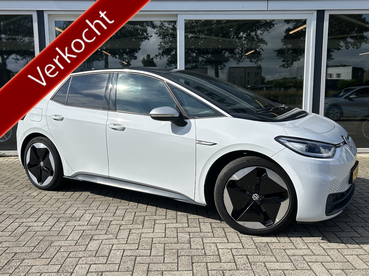 Volkswagen ID.3 - First Max 58 kWh 50% deal 8.475,- ACTIE Pano / Stoel-stuur verwarming / Elek. stoelen / LE - AutoWereld.nl