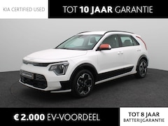 Kia Niro EV - DynamicLine 64.8 kWh | 3-fase 11KW laden | Climate Control | Navigatie | LM Velgen | Eerst