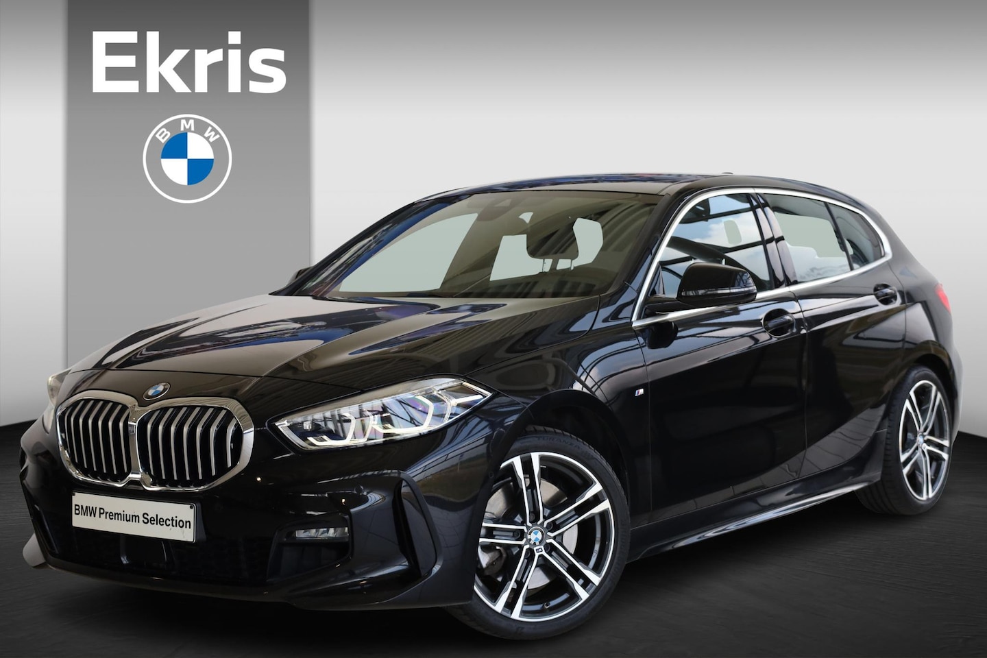 BMW 1-serie - 5-deurs 120i High Executive | Parking Pack | M Sportpakket - AutoWereld.nl