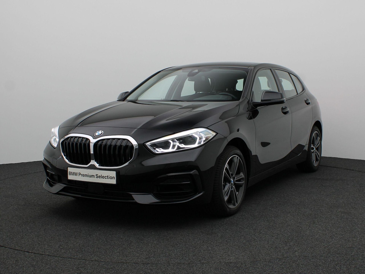 BMW 1-serie - 5-deurs 116i Sportline | Sportstoelen | PDC Voor + Achter | LED-koplampen | Navigatiesyste - AutoWereld.nl