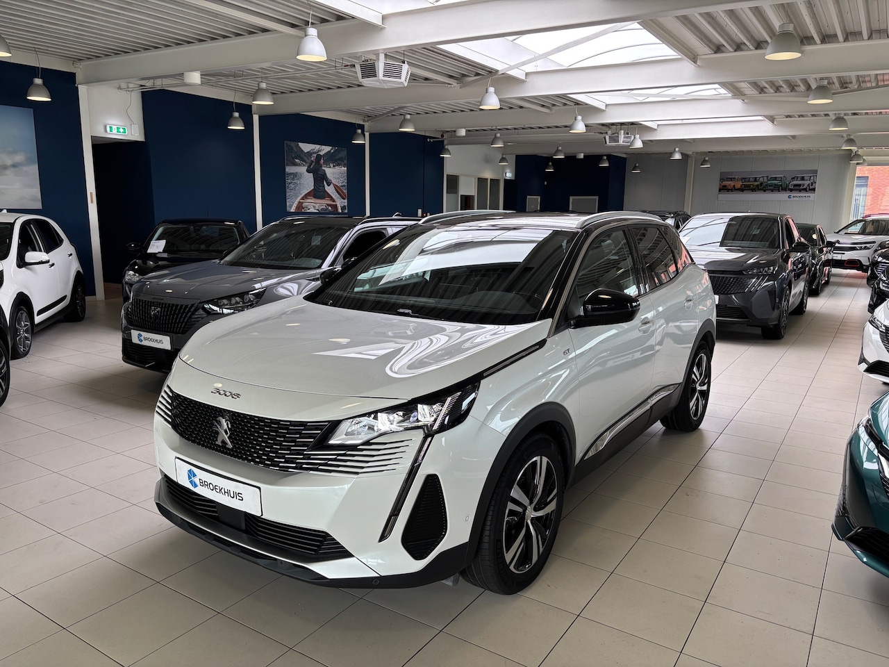 Peugeot 3008 - 1.2 Turbo 130-PK EAT8 GT Pack Business LUXE UITVOERING | FOCAL AUDIO | NAPPA LEDEREN BEKLE - AutoWereld.nl
