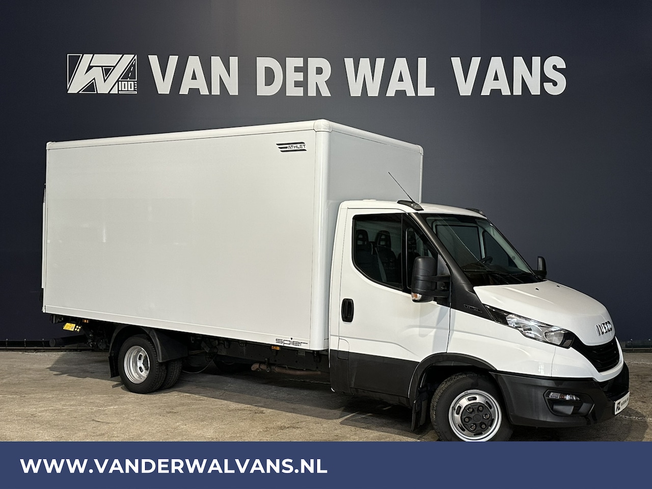 Iveco Daily - 35C16V 157pk Bakwagen Laadklep Dubbel Lucht Euro6 Airco | Bijrijdersbank - AutoWereld.nl