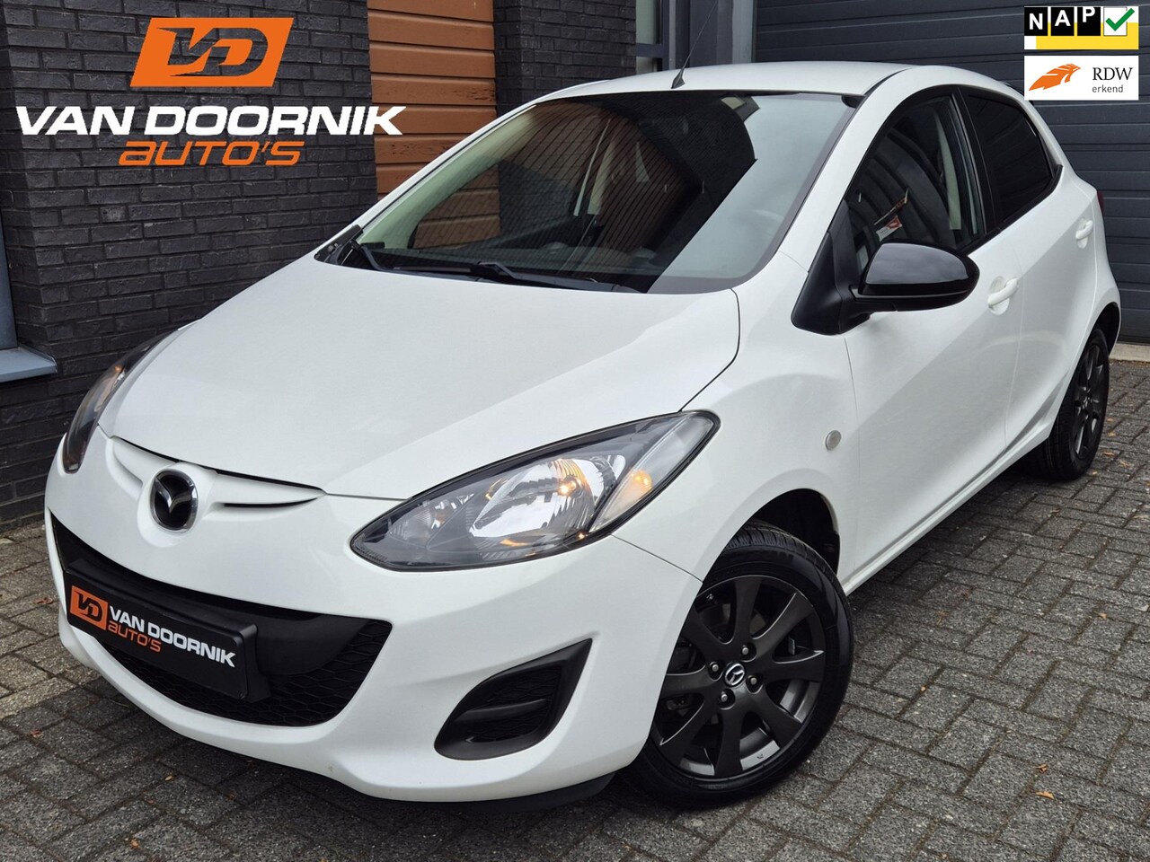 Mazda 2 - 1.3 Color Edition Airco/Apple Carplay-Android Auto/4x Nieuwe banden! - AutoWereld.nl