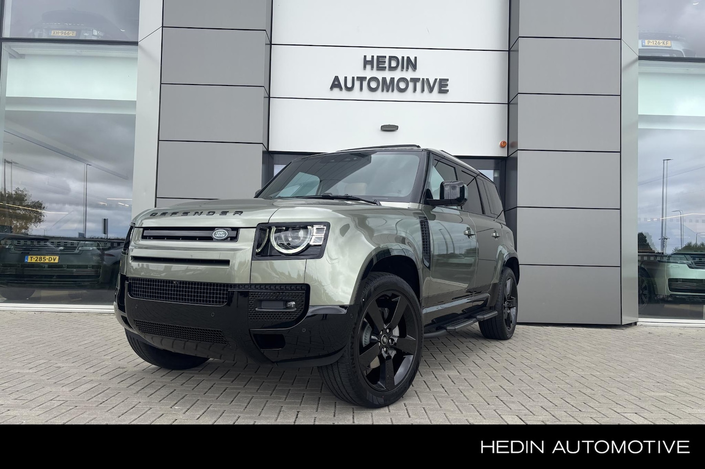 Land Rover Defender 110 - 2.0 P300e 110 X-Dynamic HSE 2.0 P300e 110 X-Dynamic HSE - AutoWereld.nl