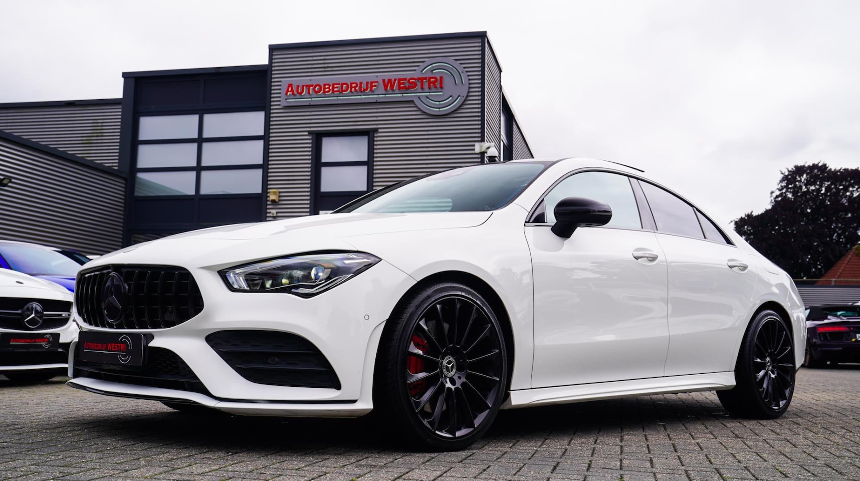 Mercedes-Benz CLA-Klasse - 220 Premium Plus | Pano | Achterruitrijcamera | Sfeerverlichting - AutoWereld.nl
