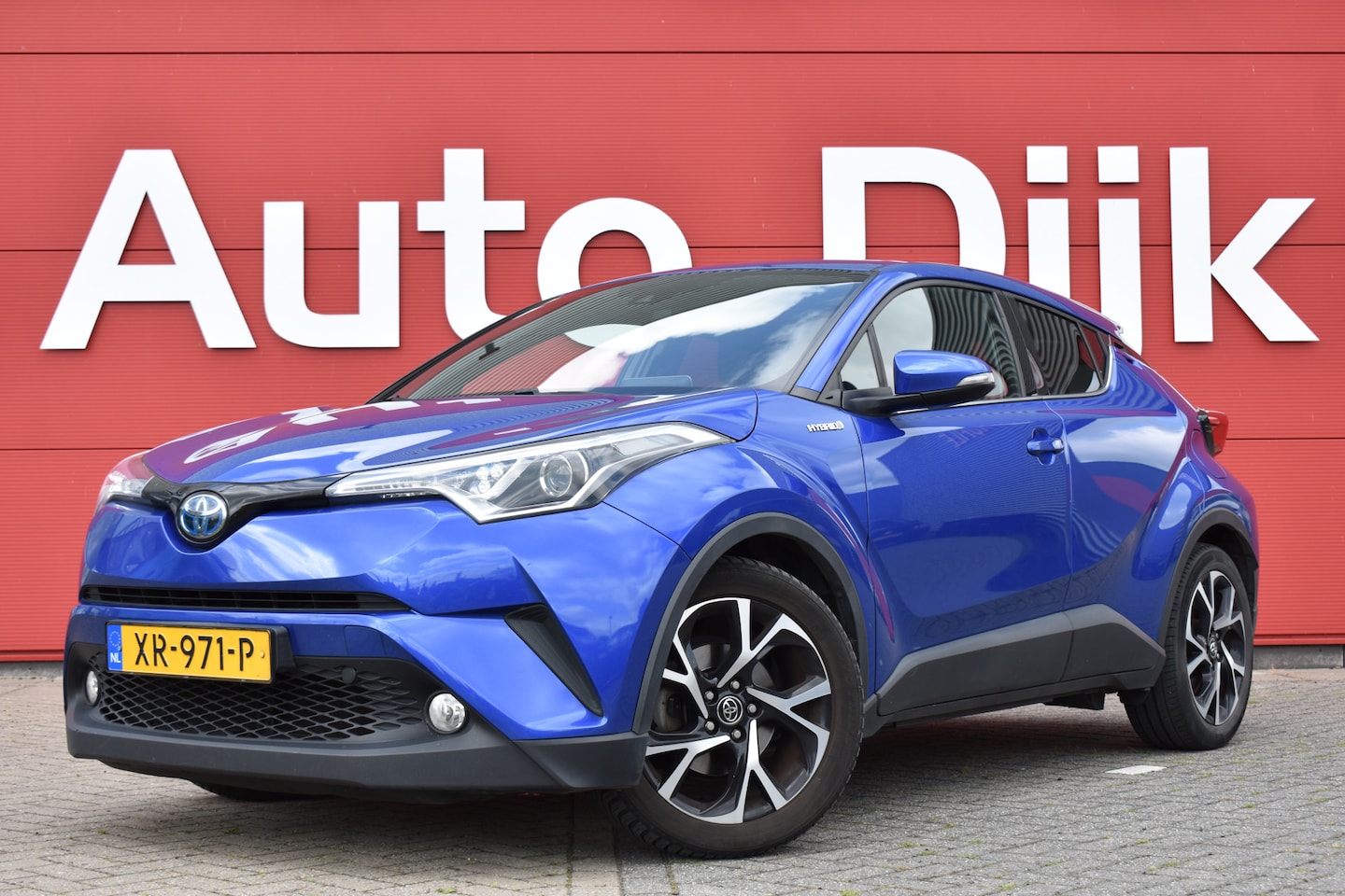 Toyota C-HR - 1.8 Hybrid Dynamic Navi | Clima | Adapt. Cruise | Trekhaak | LED | LMV | Stoelverwarming - AutoWereld.nl