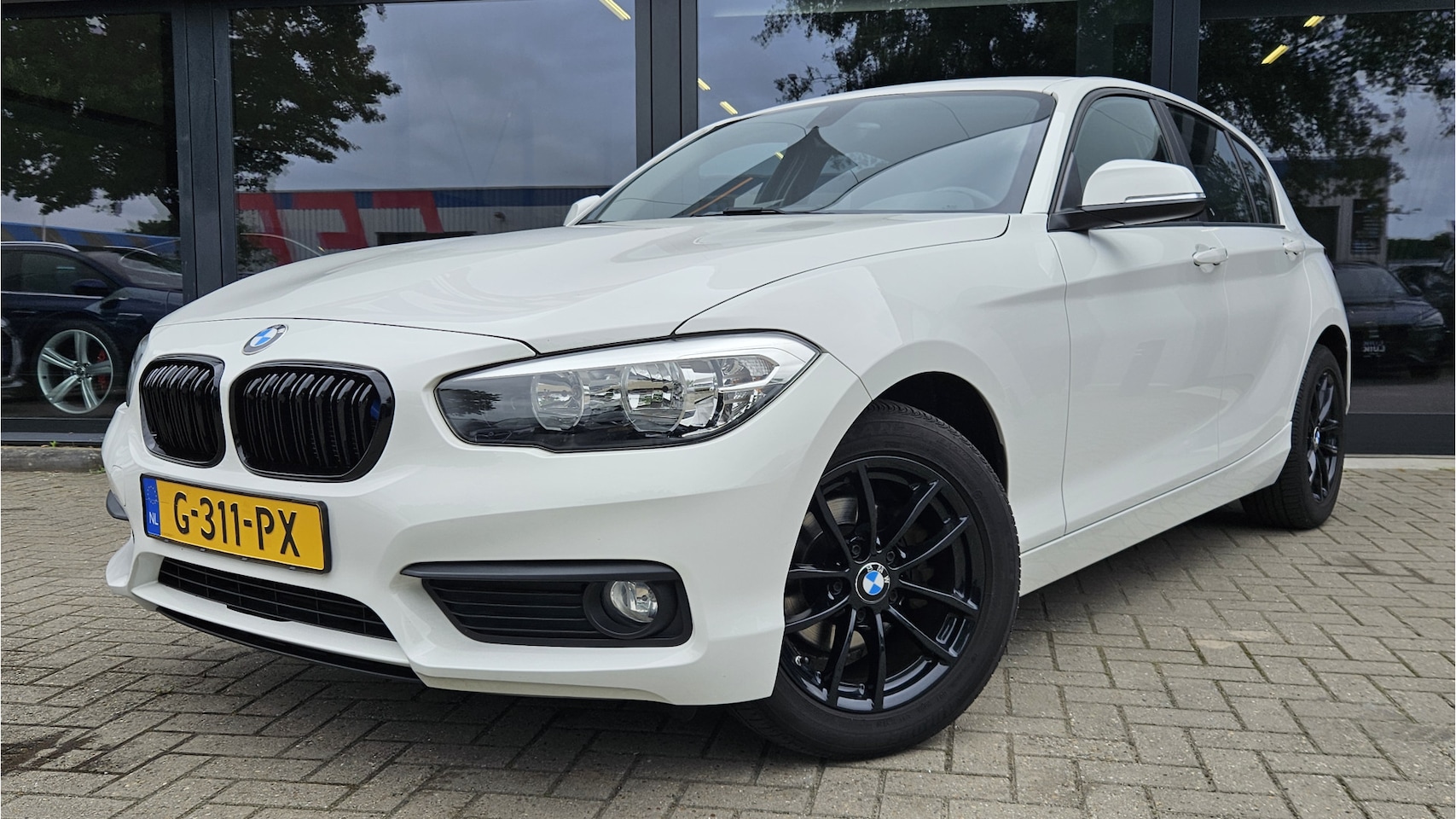 BMW 1-serie - 116i Sport + LM VELGEN + CRUISE + KLIMA - AutoWereld.nl