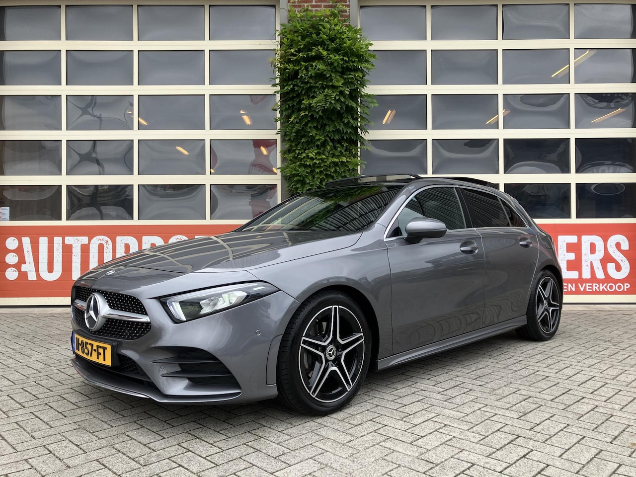 Mercedes-Benz A-klasse - 200 Premium Plus | AMG-styling | Schuif-Kantel dak | Leder-alcantara | Dealeronderhouden | - AutoWereld.nl