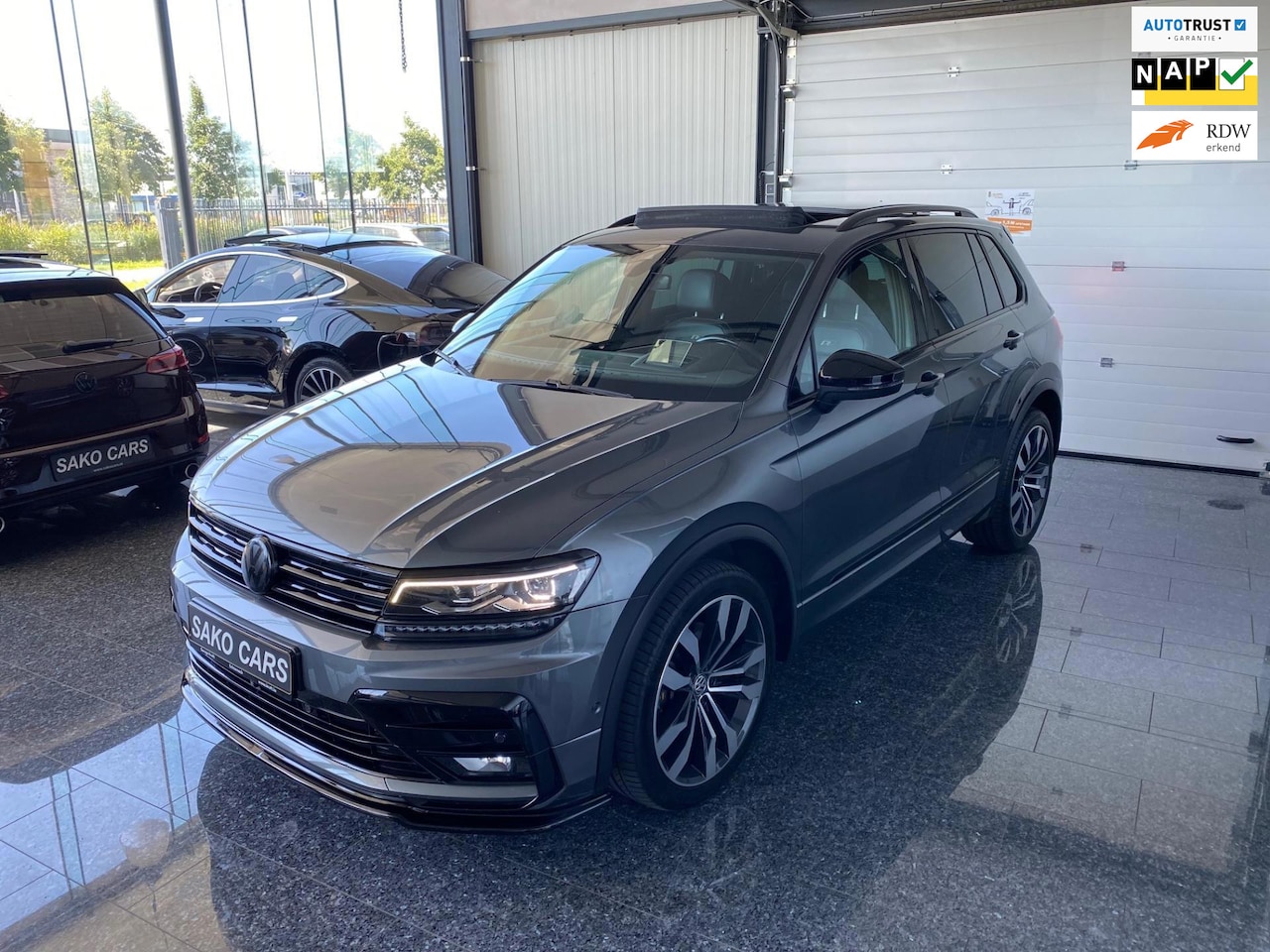 Volkswagen Tiguan - 2.0 TSI 4Motion 2019 350PK Vol Opties Dealer ondh! - AutoWereld.nl