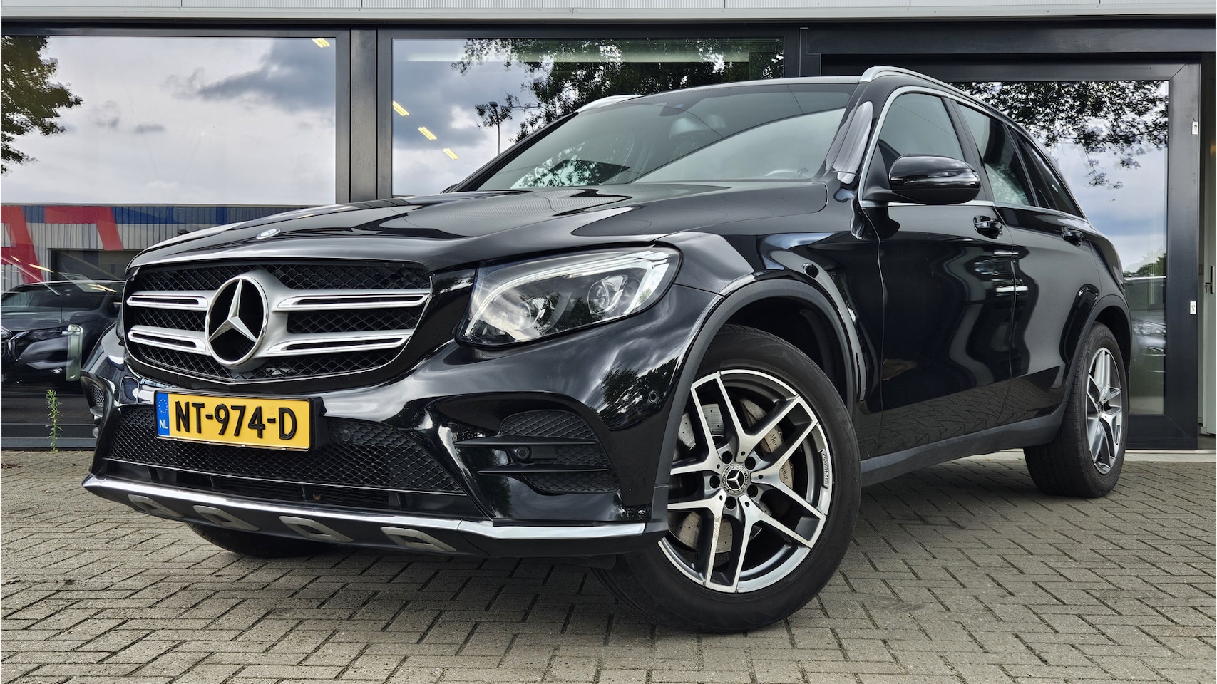 Mercedes-Benz GLC-klasse - 250 4MATIC >>1ste eigenaar<< AMG STYLING + LED + LUCHTVERING + NAVIGATIE - AutoWereld.nl