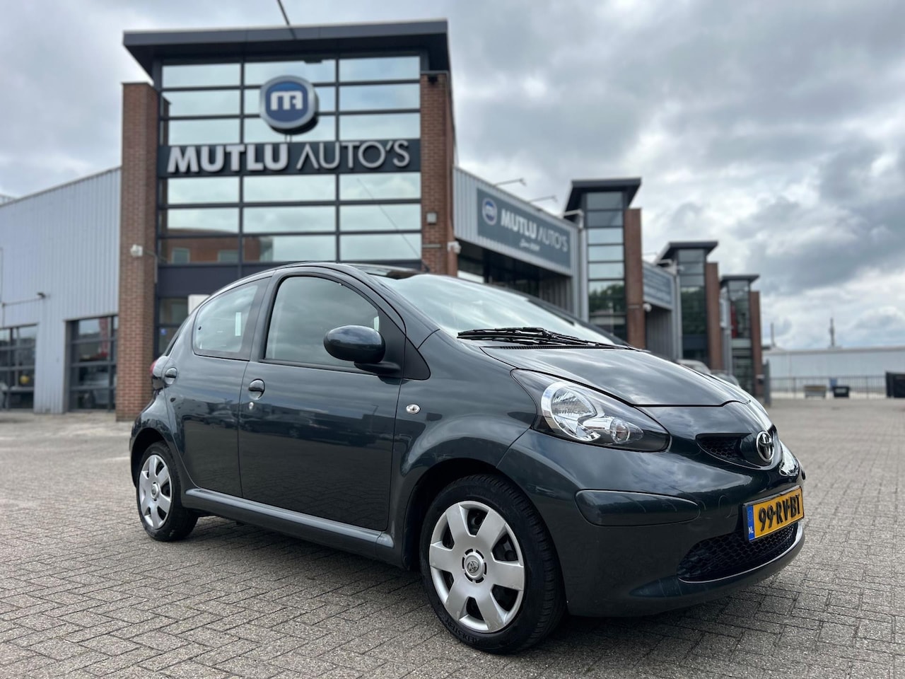 Toyota Aygo - 1.0-12V + 5deurs Airco NAP APK - AutoWereld.nl