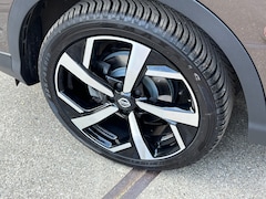 Nissan Qashqai - 1.3 DIG-T 160PK TEKNA AUTOMAAT, FULL LED, 19 INCH, 360 CAMERA, 21000KM, ADAPTIVE CRUISE