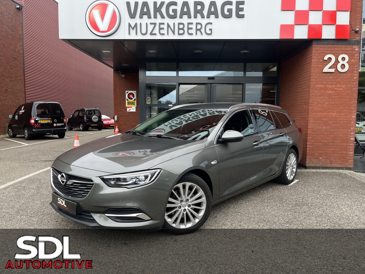 Opel Insignia Sports Tourer - 1.5 Turbo Innovation // LED // HALF LEDER // CAMERA+SENSOREN // NAVI // STUUR+STOELVERWARM - AutoWereld.nl