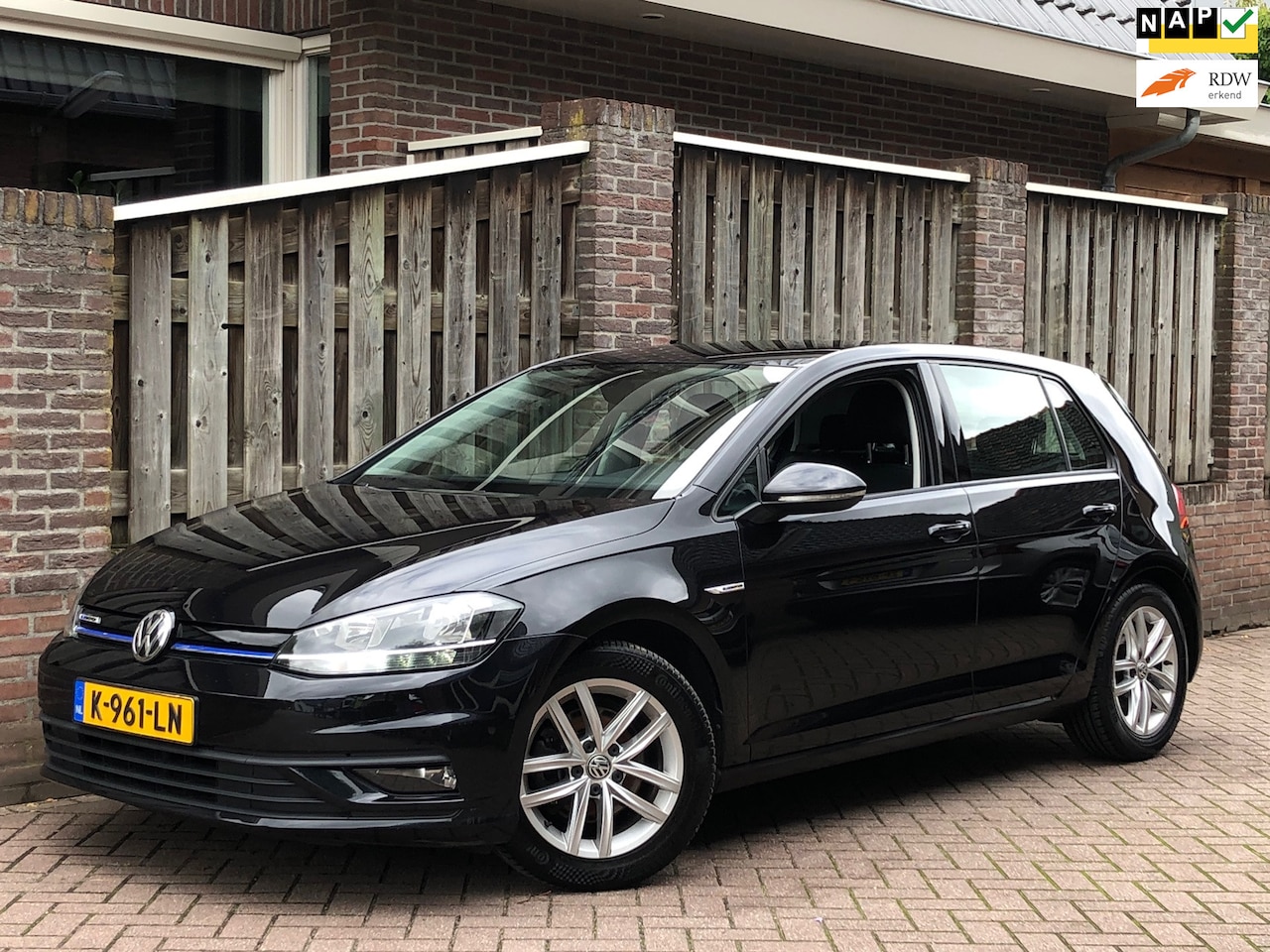Volkswagen Golf - 1.5 TSI Life AIRCO/CLIMA, cruise control, Apple Carplay 5-deurs! - AutoWereld.nl