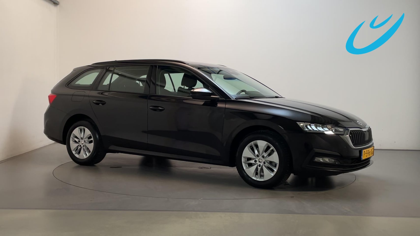 Skoda Octavia Combi - 1.0 TSI 110pk Ambition Navigatie Parkeersensoren Climate Control - AutoWereld.nl