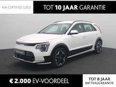 Kia Niro EV - DynamicLine 64.8 kWh | SOH 100% | 3-fase 11KW laden | Climate Control | Navigatie | LM Vel