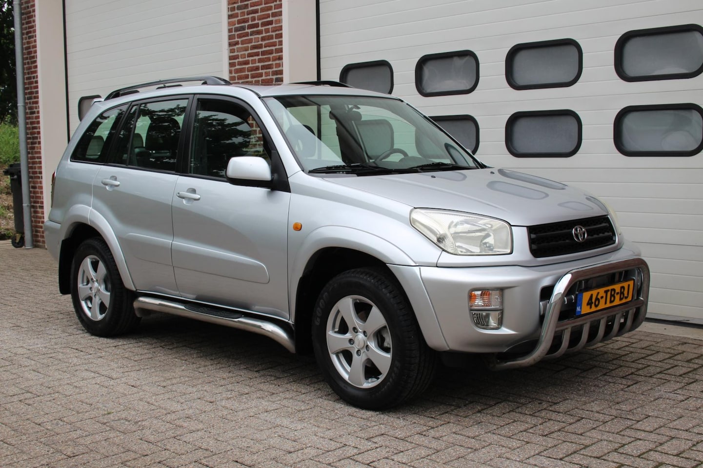Toyota RAV4 - 2.0-16V VVT-i Luna 5-Deurs * Automaat / Airco / Trekhaak * - AutoWereld.nl