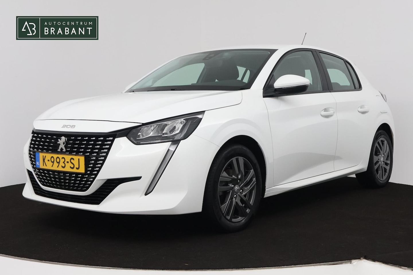 Peugeot 208 - 1.2 PureTech Blue Lease Active (PARKEERSENSOREN ACHTER, NAVIGATIE, BLUETOOTH, NL-AUTO, GOE - AutoWereld.nl