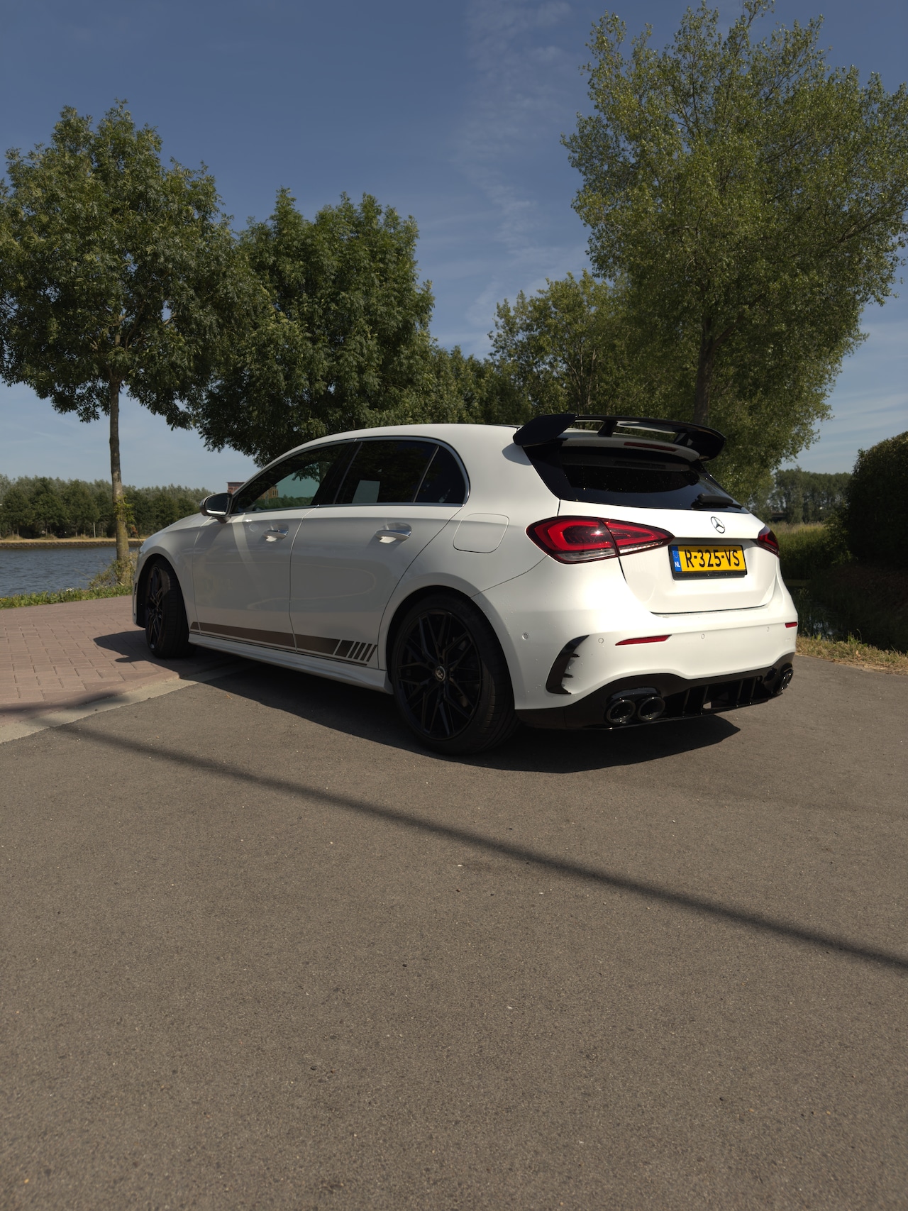 Mercedes-Benz A-klasse - 200 Business Solution AMG Upgrade A45 look - AutoWereld.nl