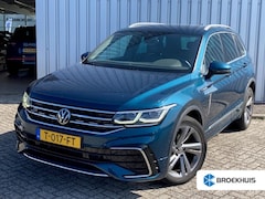 Volkswagen Tiguan - 1.5 TSI R-Line Business 150pk DSG/Automaat Trekhaak | Navigatie | Adaptief cruise control