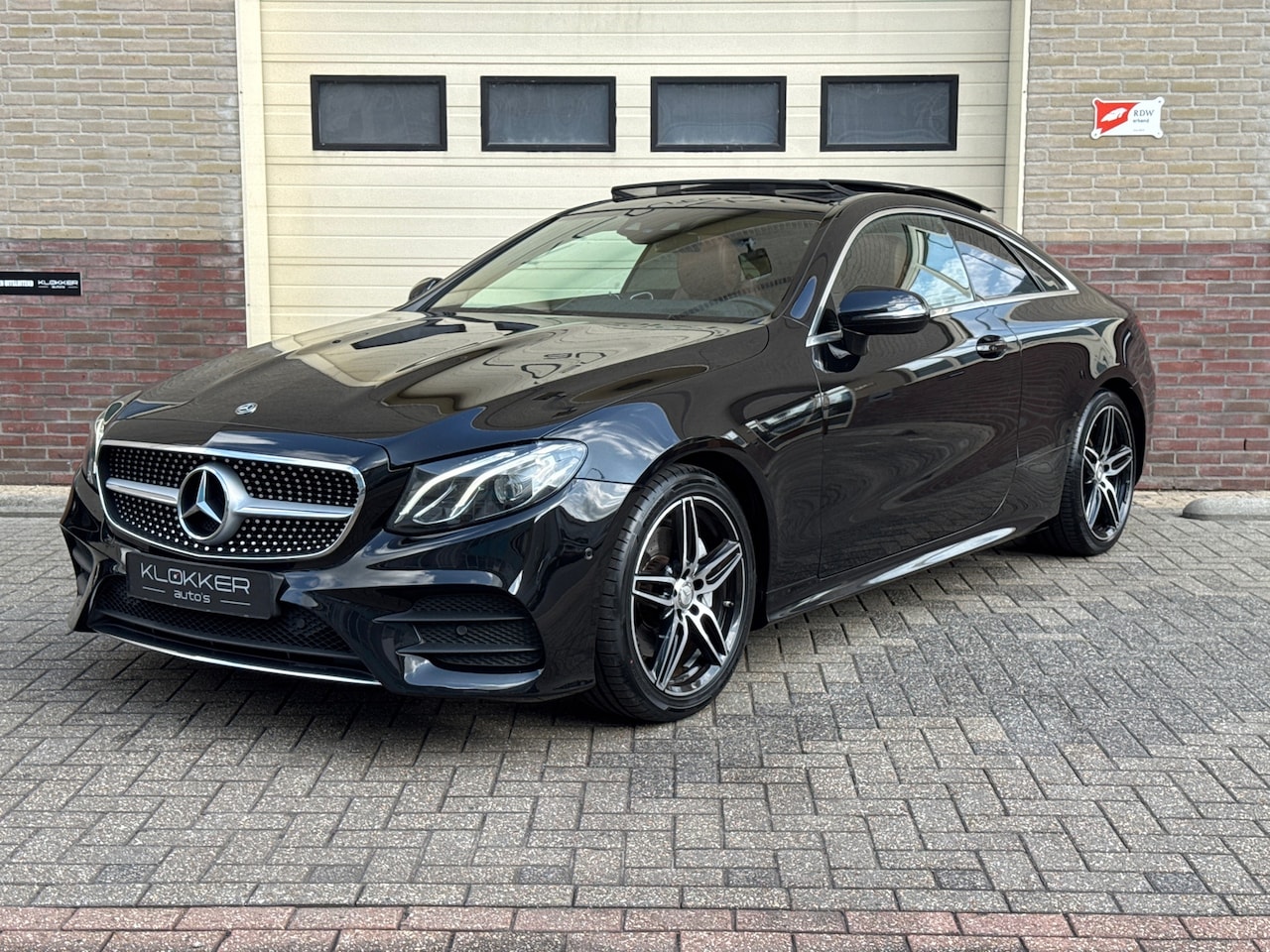 Mercedes-Benz E-klasse Coupé - 200 AMG Pano | Burmester | Headup | Widescreen | Sfeerverlichting - AutoWereld.nl